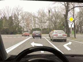 Cum procedati daca v-ati incadrat pe banda din stanga, desi intentionati sa virati la dreapta?