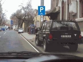 Autoturismul din imagine a parcat regulamentar?