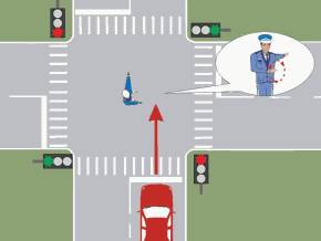 Politistul din intersectie semnalizeaza conducatorul auto sa mareasca viteza. Cum trebuie sa procedeze acesta?